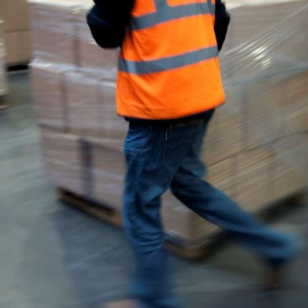 Wrapping a pallet